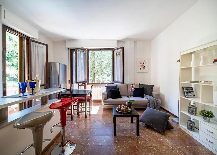 Cozy Roman With Parking * Florenz